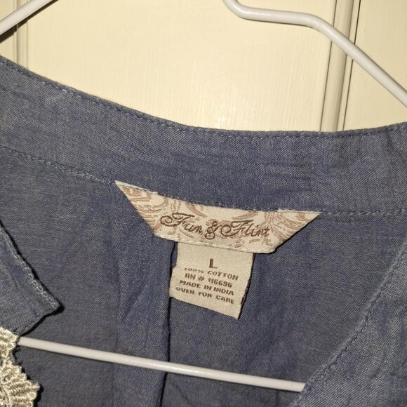 Fun and Flirt Blouse, size Large - Picture 2 of 9